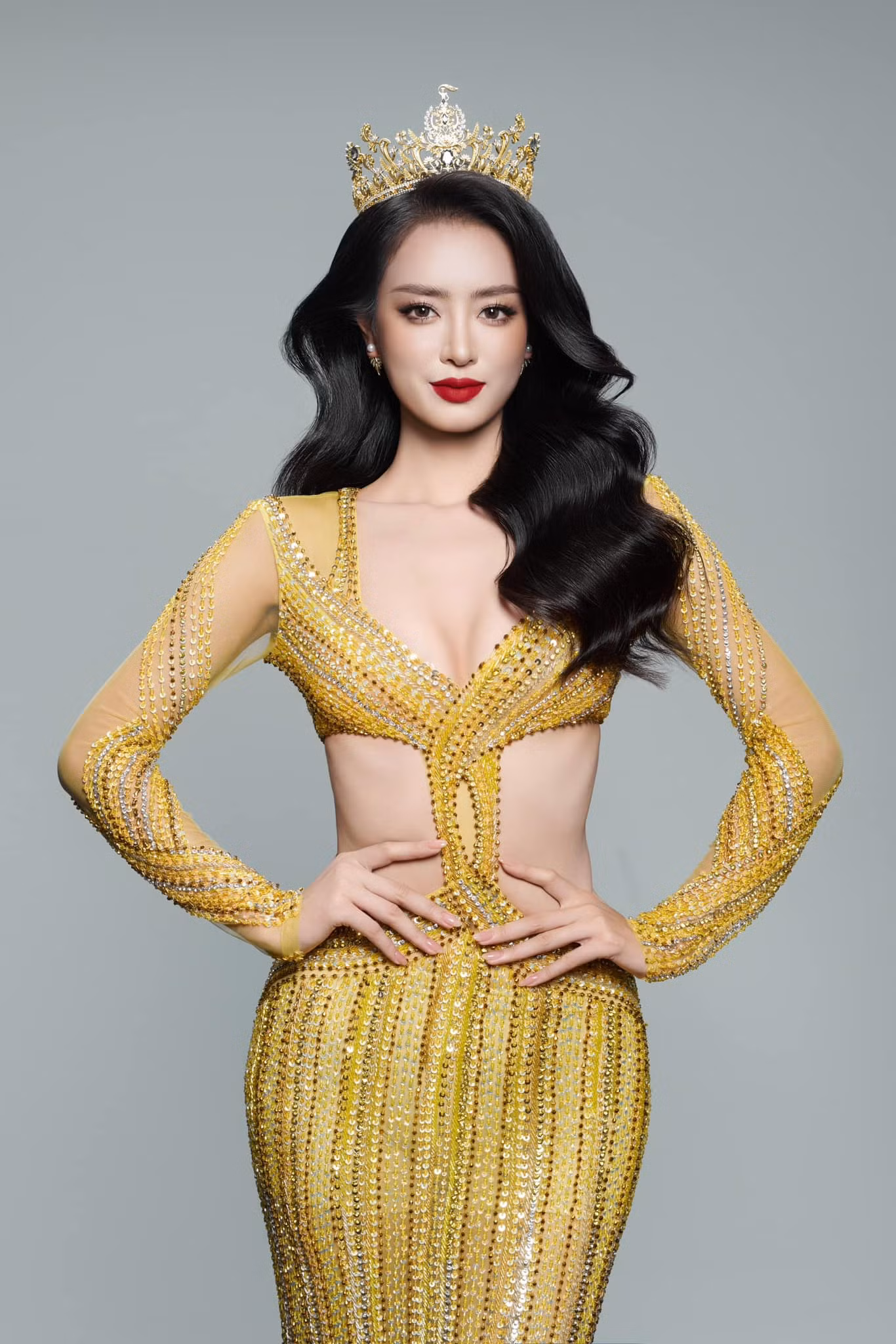 Phạm Thị Ánh Vương và Bùi Khánh Linh.