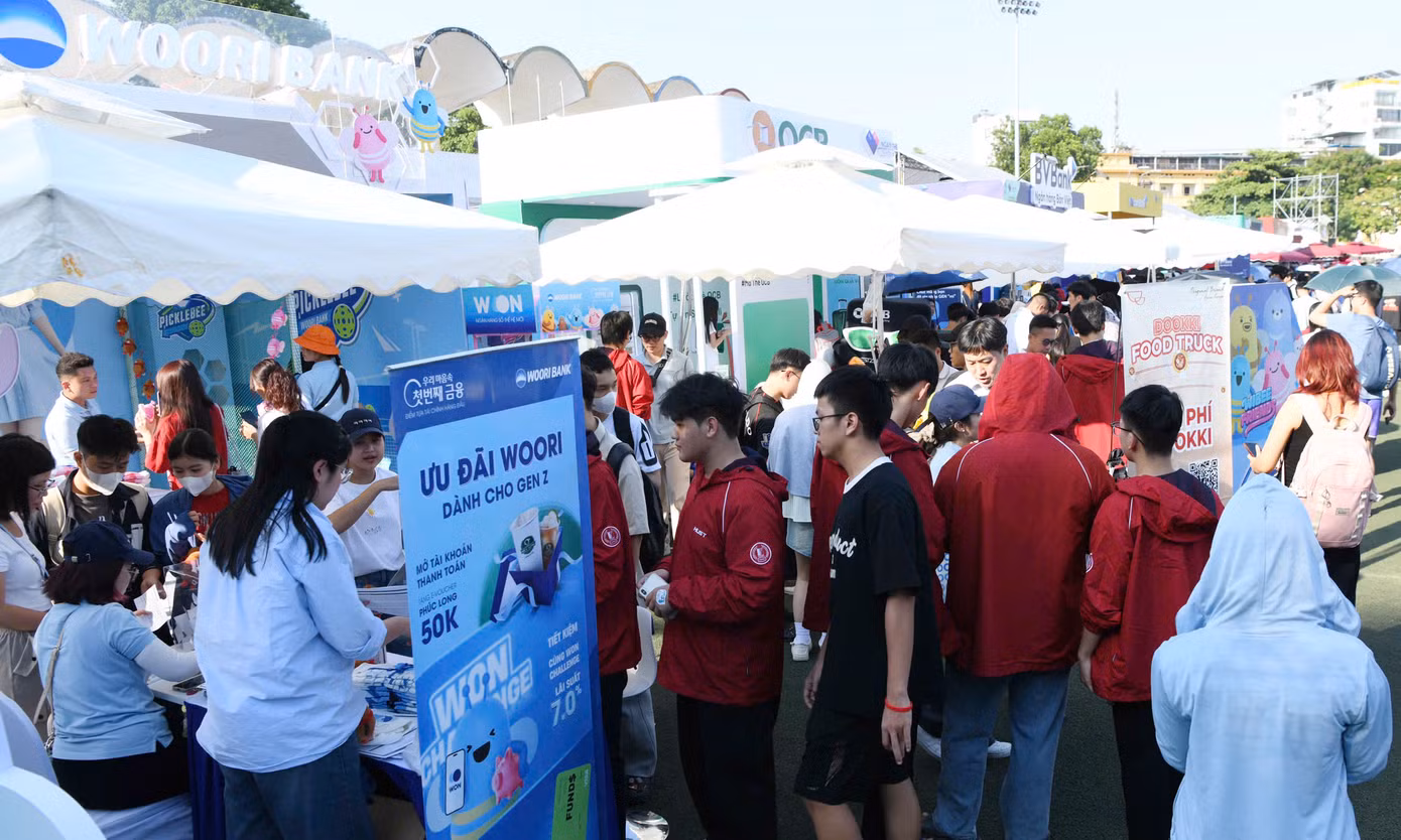 Ngày 5/10, tại sân vận động Đại học Bách Khoa (Hà Nội), Ngày Thẻ Việt Nam 2024 - Sóng Festival với thông điệp “Sống chill - thanh toán chất" chính thức khai mạc.