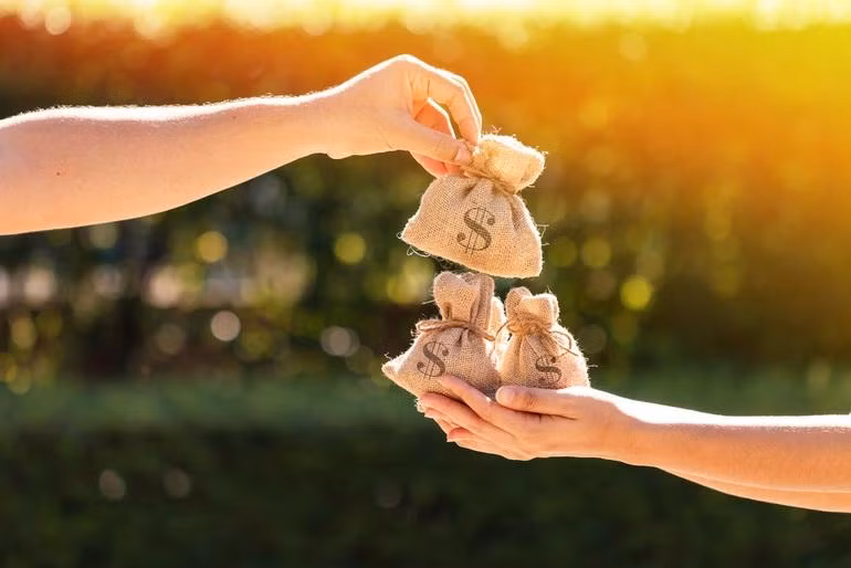 Đừng chỉ chăm chăm vào cột mốc kiếm tiền vì đó không phải là đích đến cuối cùng (Ảnh: Shutterstock).