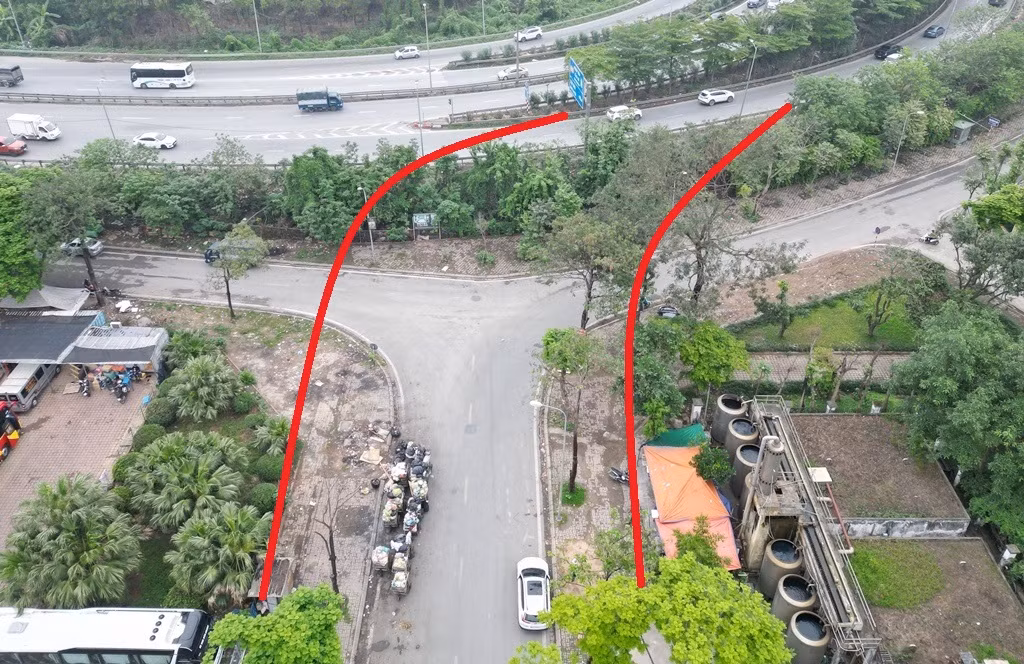 Phương án cải tạo và tổ chức giao thông theo phương án nêu trên được đánh giá khả thi vì chỉ việc xén, mở một đoạn hàng rào cuối ngõ 15 để thông ra cao tốc.