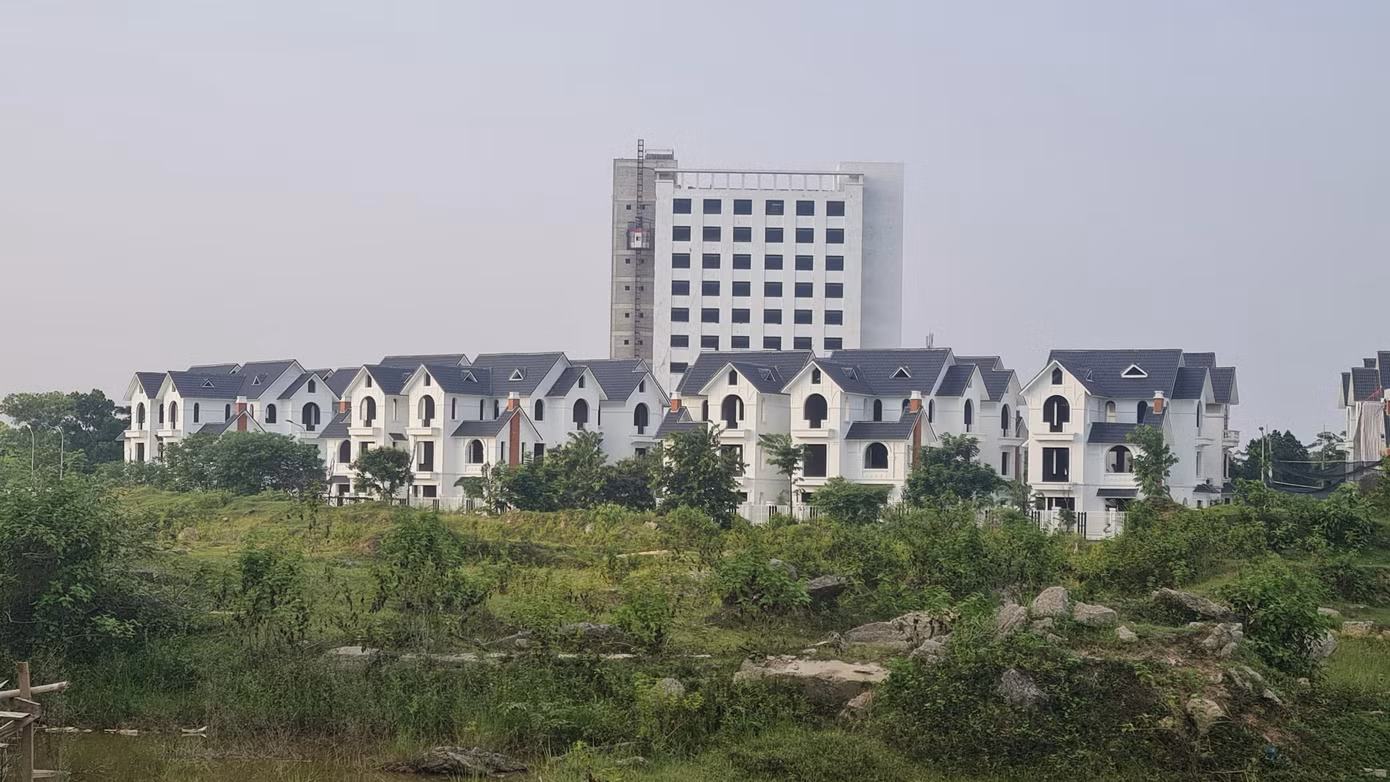 Thuế bất động sản thấp là nguyên nhân chính dẫn tới tệ nạn đầu cơ nhà đất, tích trữ tiền tiết kiệm vào nhà đất.