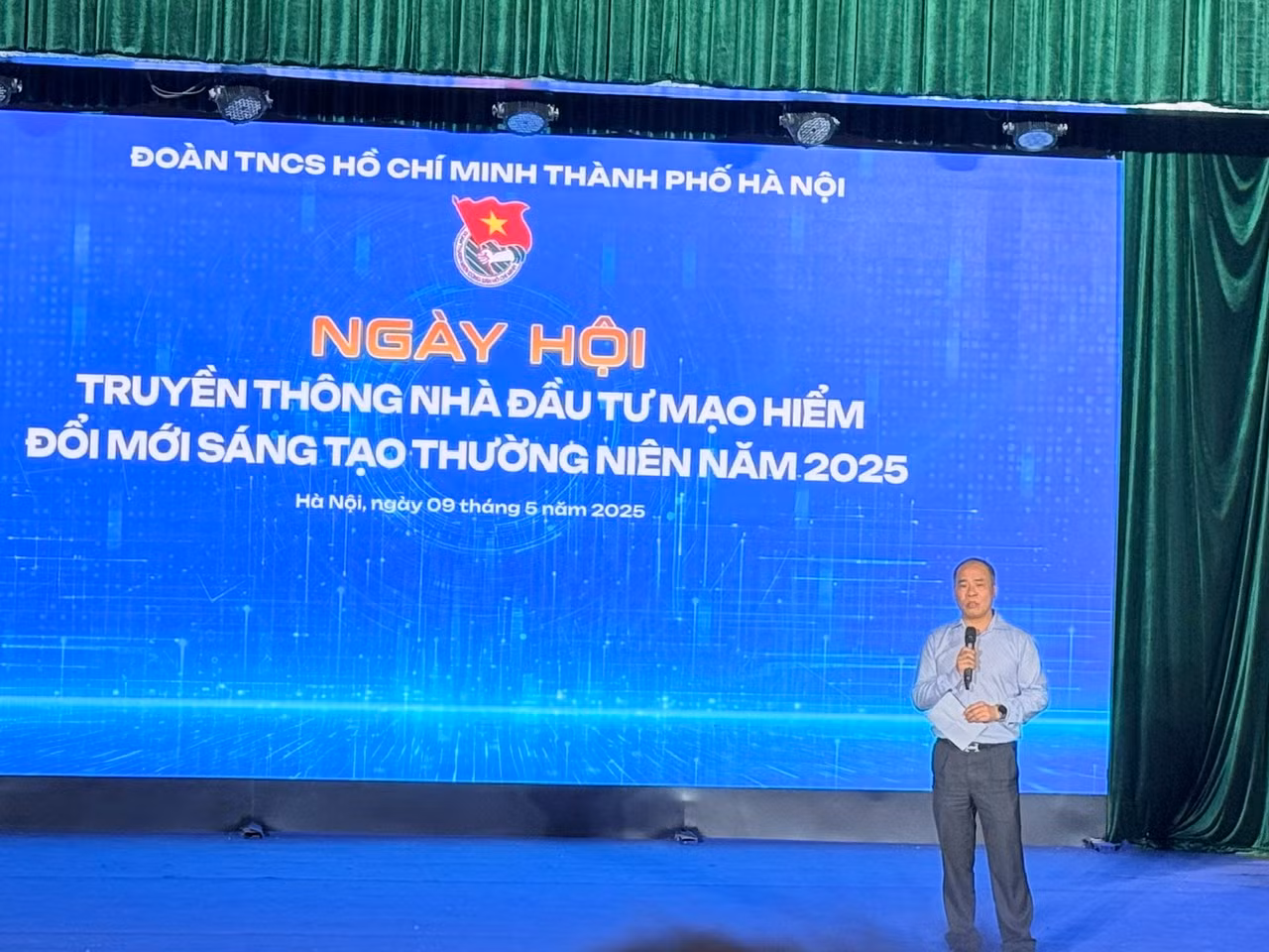 Ông Trần Việt Đức - Giám đốc Quỹ đầu tư IDG Capital Vietnam Blockchain chia sẻ tại ngày hội.