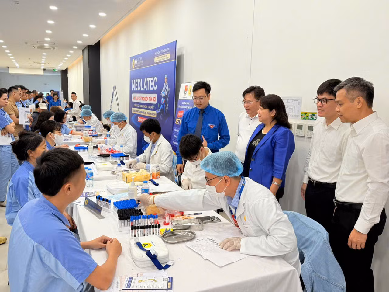 Ngày hội thu hút đông đảo thanh niên công nhân tham gia