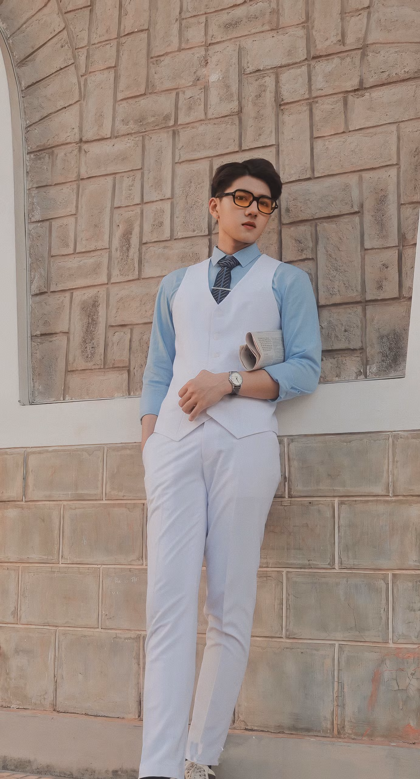 Bên cạnh công việc học, Nhật Tùng còn là người mẫu ảnh tự do.