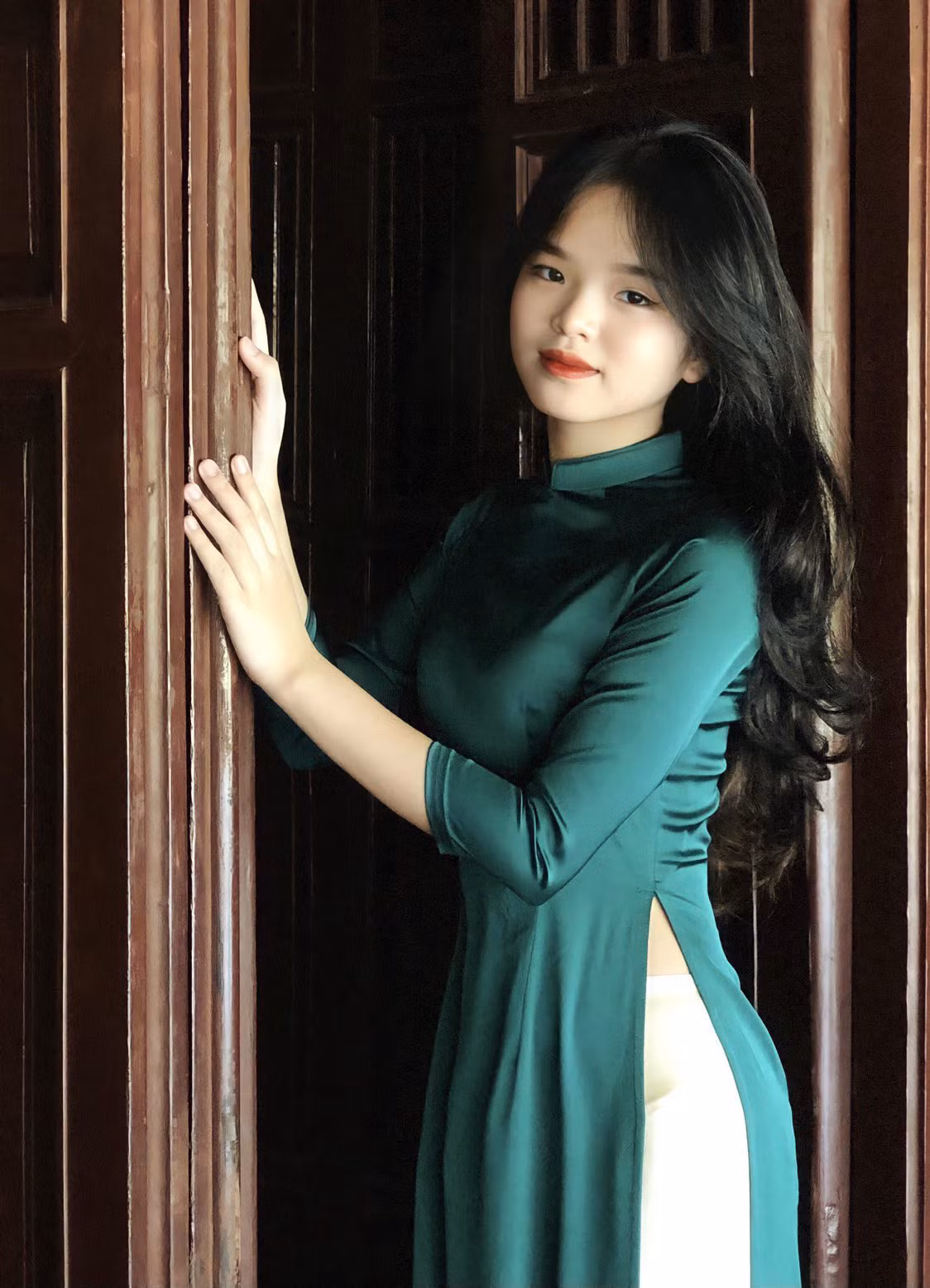 Lê Thị Huyền Trân hiện đang theo học tại Học viện Âm nhạc Huế.