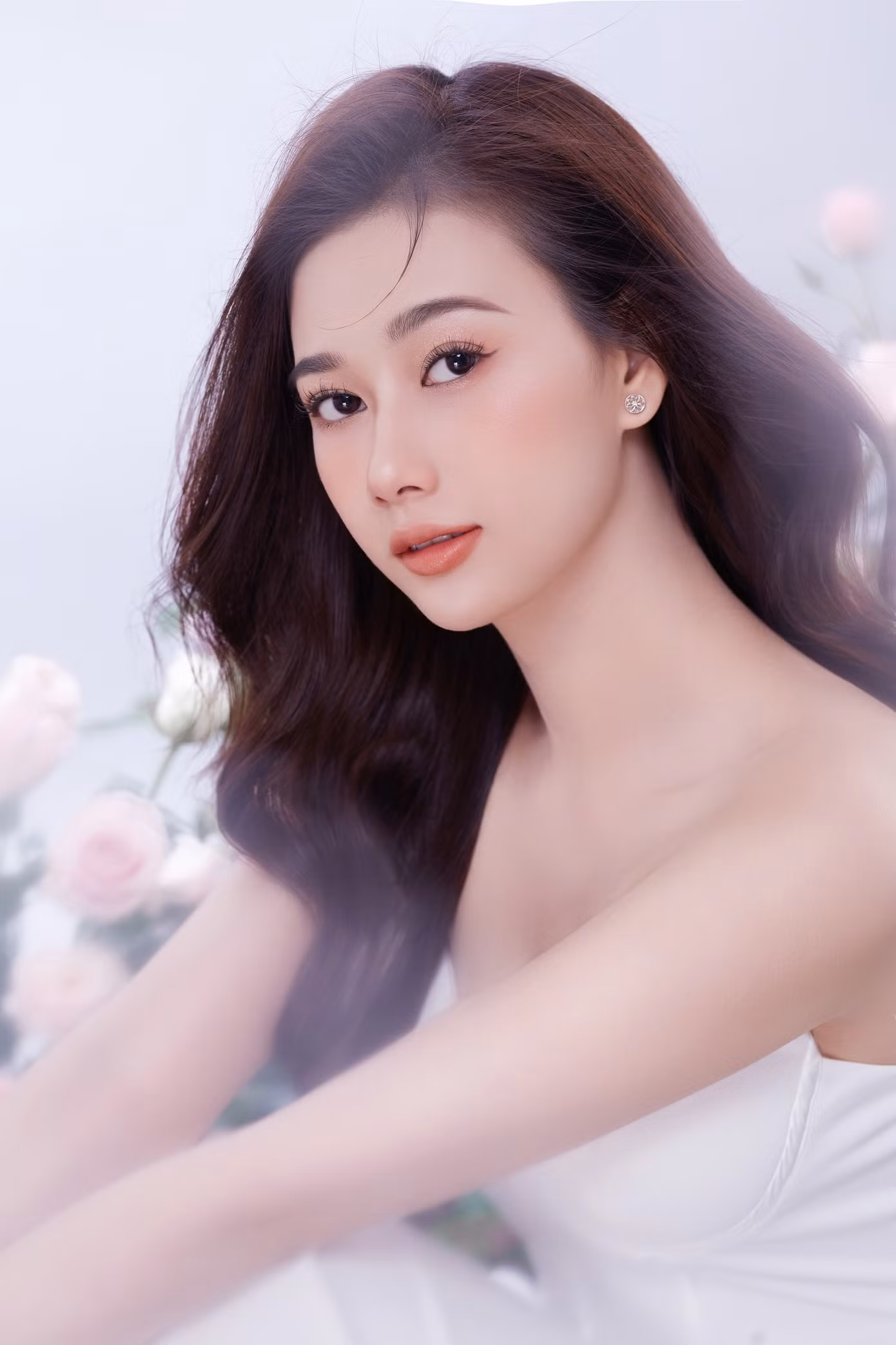 Trần Như Phương hay còn có biệt danh là Sindy (sinh năm 1999), hiện đang được biết đến là người mẫu ảnh và là KOL tự do.