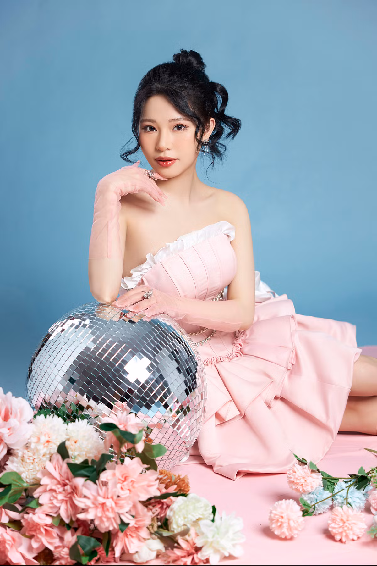 Phương Anh bén duyên với nghệ thuật ngay từ khi còn ngồi trên ghế nhà trường.