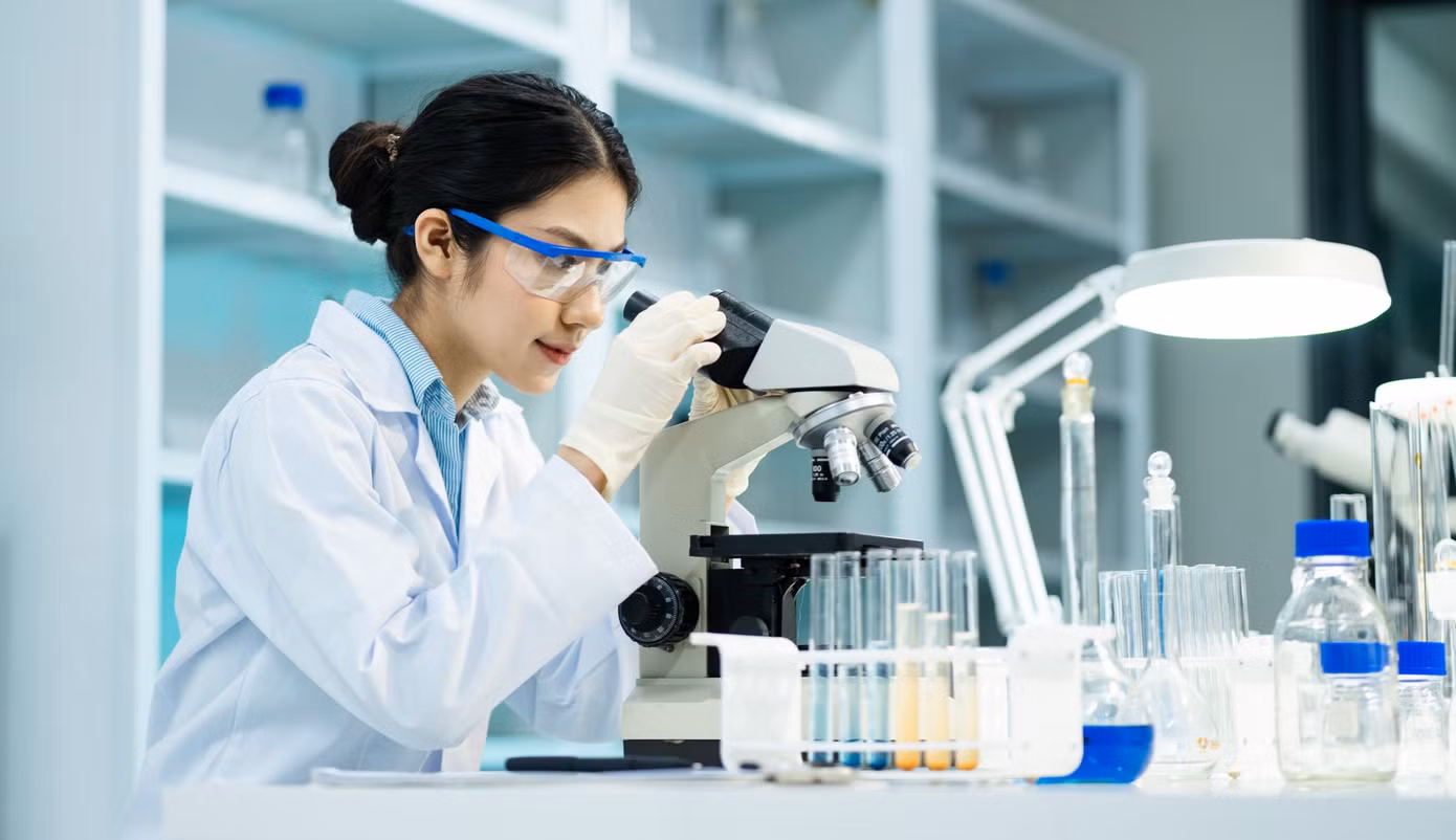 Từ nhỏ, Hải Hà đã có ước mơ trở thành một nhà khoa học. Từ nhỏ, Hải Hà đã có ước mơ trở thành một nhà khoa học.