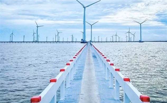 Nghiên cứu xây dựng 2 trung tâm công nghiệp, dịch vụ năng lượng tái tạo liên vùng trong giai đoạn tới năm 2030.