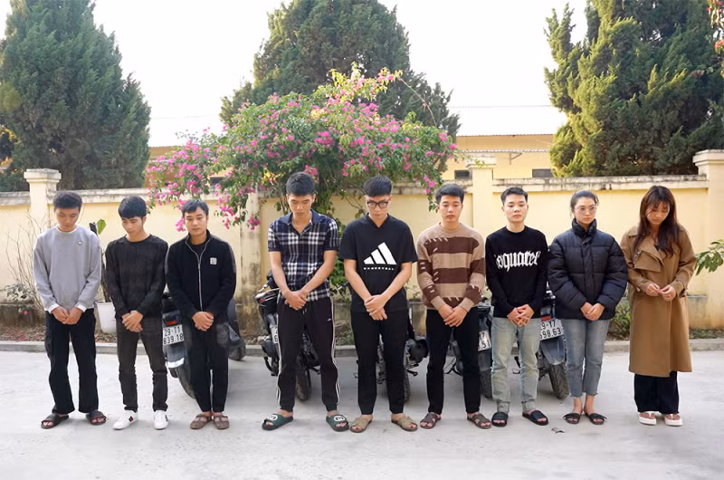 9 đối tượng liên quan đến đường dây lừa đảo qua không gian mạng. Ảnh Công an tỉnh Điện Biên