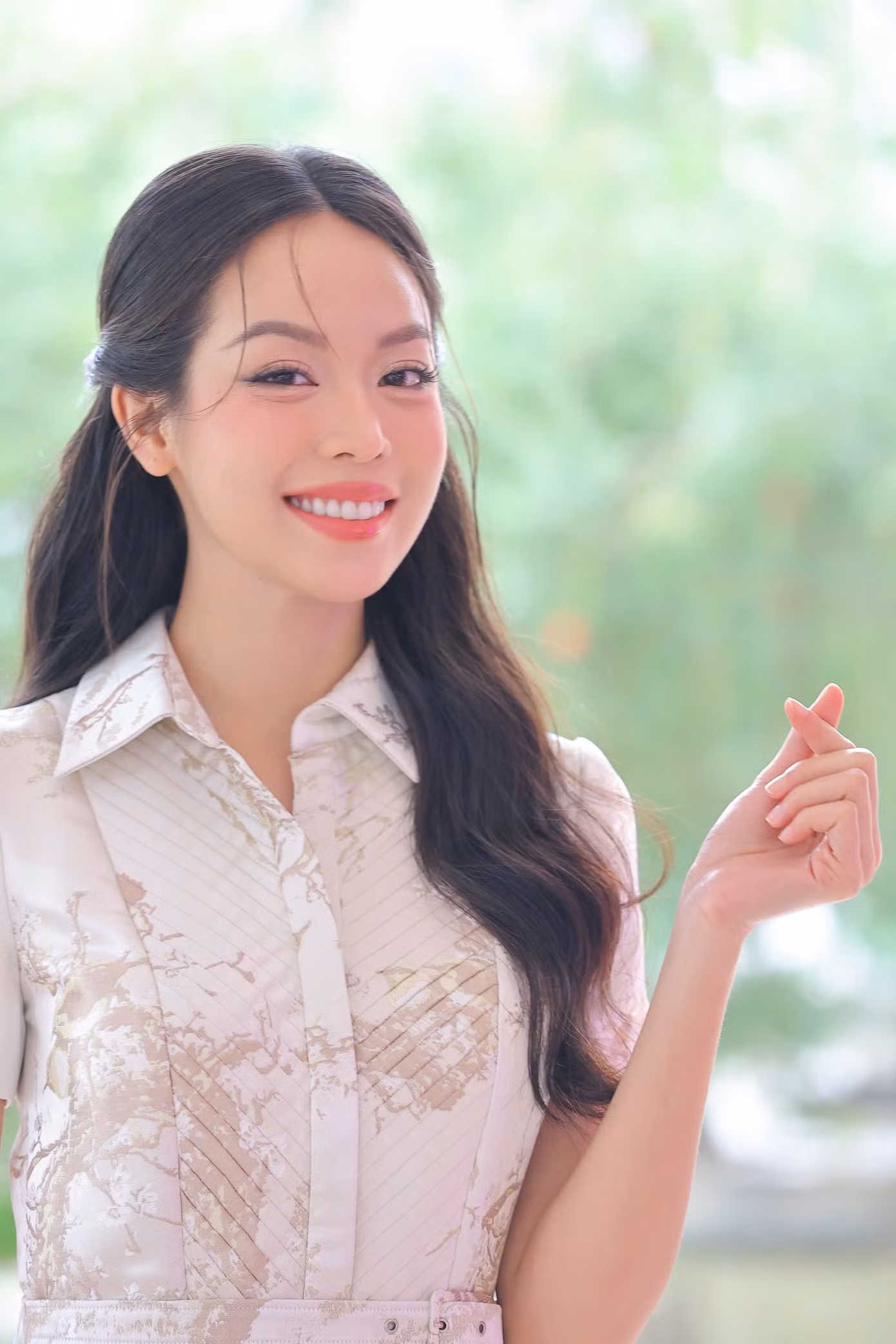 Thanh Thủy chia sẻ niềm vui khi cuộc thi Hoa hậu Việt Nam 2024 trở lại với chủ đề Rạng rỡ Việt Nam. Cô hy vọng cuộc thi tìm được người kế nhiệm mình xứng đáng, tiếp tục làm rạng rỡ nhan sắc Việt trên đấu trường quốc tế.