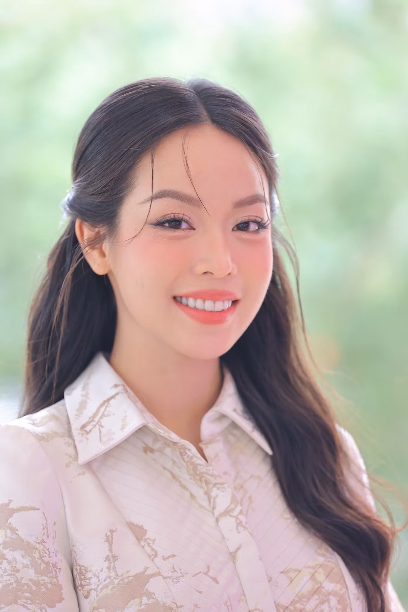 Thanh Thủy chia sẻ niềm vui khi cuộc thi Hoa hậu Việt Nam 2024 trở lại với chủ đề Rạng rỡ Việt Nam. Cô hy vọng cuộc thi tìm được người kế nhiệm mình xứng đáng, tiếp tục làm rạng rỡ nhan sắc Việt trên đấu trường quốc tế.