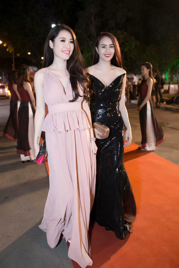 Lâm Chi Khanh kín đáo giữa dàn người đẹp sexy ảnh 3