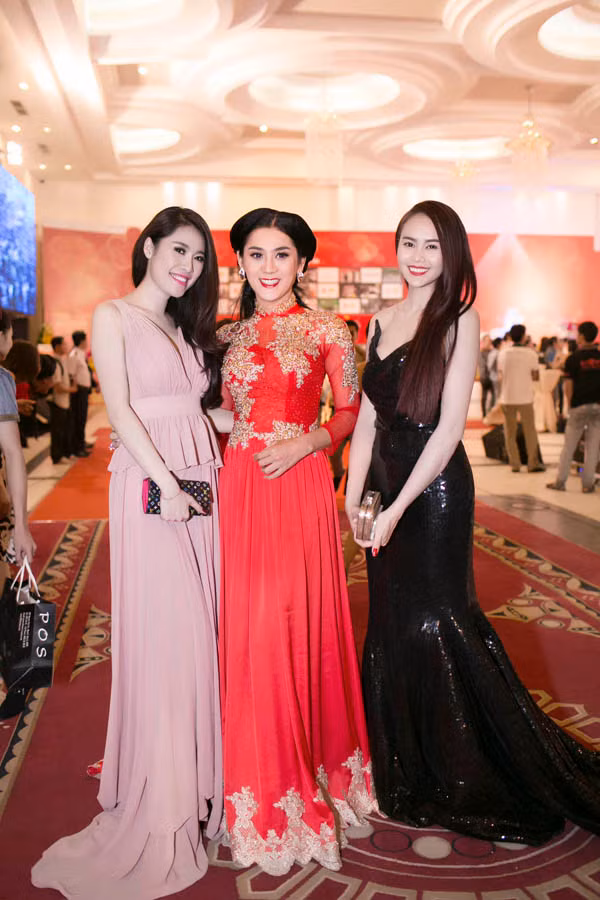 Lâm Chi Khanh kín đáo giữa dàn người đẹp sexy ảnh 8