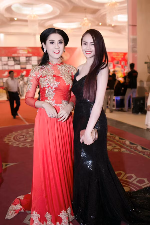 Lâm Chi Khanh kín đáo giữa dàn người đẹp sexy ảnh 9