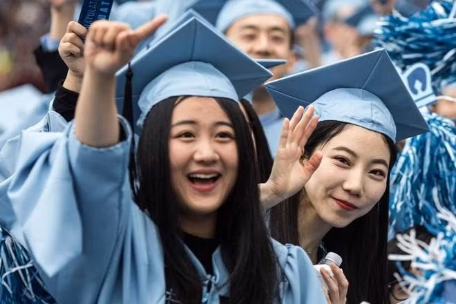 Cơn sốt IT khiến nhiều tân cử nhân xứ triệu dân bắt đầu lại từ con số 0. Cơn sốt IT khiến nhiều tân cử nhân xứ triệu dân bắt đầu lại từ con số 0.