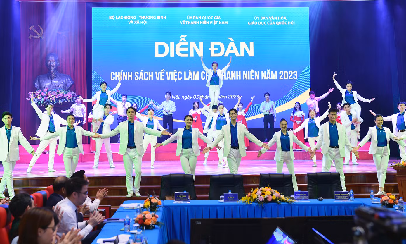 Ngày 5/5, Ủy ban Quốc gia về thanh niên Việt Nam phối hợp với Ủy ban Văn hóa, Giáo dục của Quốc hội, Bộ Lao động Thương binh và Xã hội, Trung ương Đoàn tổ chức Diễn đàn Chính sách về việc làm cho thanh niên năm 2023 với chủ đề “Chính sách việc làm cho thanh niên”.