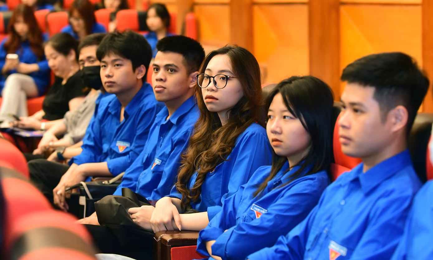 Diễn đàn diễn ra tại Hội trường Học viện Thanh thiếu niên Việt Nam (Hà Nội) và kết nối trực tuyến với 67 điểm cầu tại trụ sở các Tỉnh, Thành Đoàn, Đoàn trực thuộc. Tại điểm cầu trực tuyến ở 67 Tỉnh, Thành Đoàn, Đoàn trực thuộc, có đại diện lãnh đạo Sở LĐTB&amp;XH, Sở Nội vụ, Ban Thường vụ Tỉnh, Thành Đoàn, Trung tâm giới thiệu việc làm do Đoàn Thanh niên và Ngành LĐTB&amp;XH quản lý; đoàn viên, thanh niên.