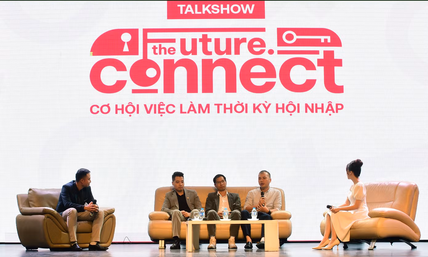 Các diễn giả chia sẻ tại chương trình tọa đàm. Ảnh: Xuân Tùng