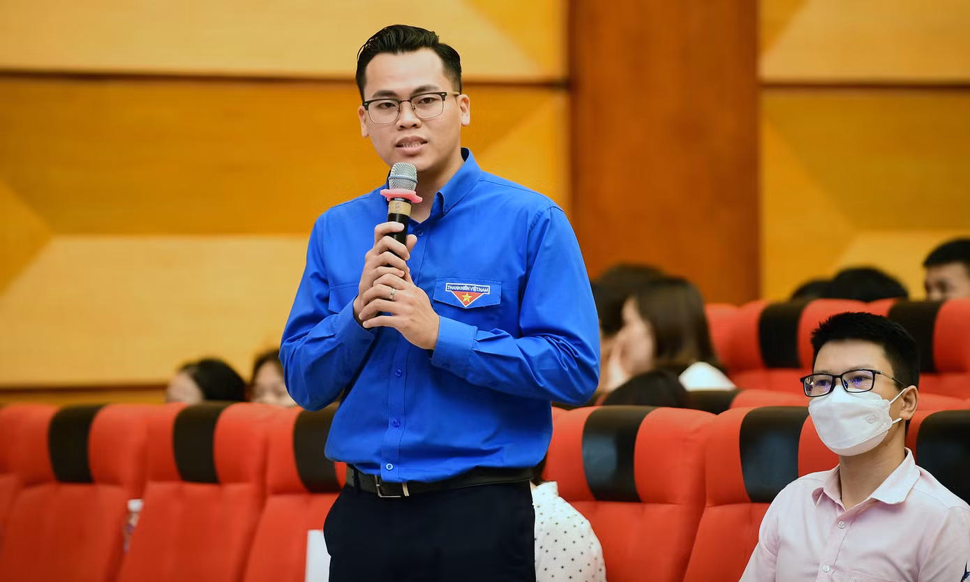Ban Tổ chức đã tổng hợp được 38 bài tham luận của đại diện UBND các tỉnh, thành phố trực thuộc Trung ương, các Sở, ngành, tỉnh, thành Đoàn, các Trung tâm giới thiệu việc làm thanh niên do Đoàn Thanh niên quản lý và Trung tâm giới thiệu việc làm thanh niên do Ngành lao động quản lý, các chuyên gia, nhà khoa học, cùng hàng ngàn câu hỏi của thanh niên gửi về. Tại Diễn đàn, các đồng chí thường trực các tỉnh, thành Đoàn là Cụm trưởng các cụm thi đua của T.Ư Đoàn tổng hợp các câu hỏi, các vấn đề thanh niên quan tâm về chính sách việc làm gửi về Ban Tổ chức. Đồng thời, đoàn viên thanh niên tham dự Diễn đàn đã đặt câu hỏi trực tiếp về những vấn đề liên quan đến chính sách việc làm.