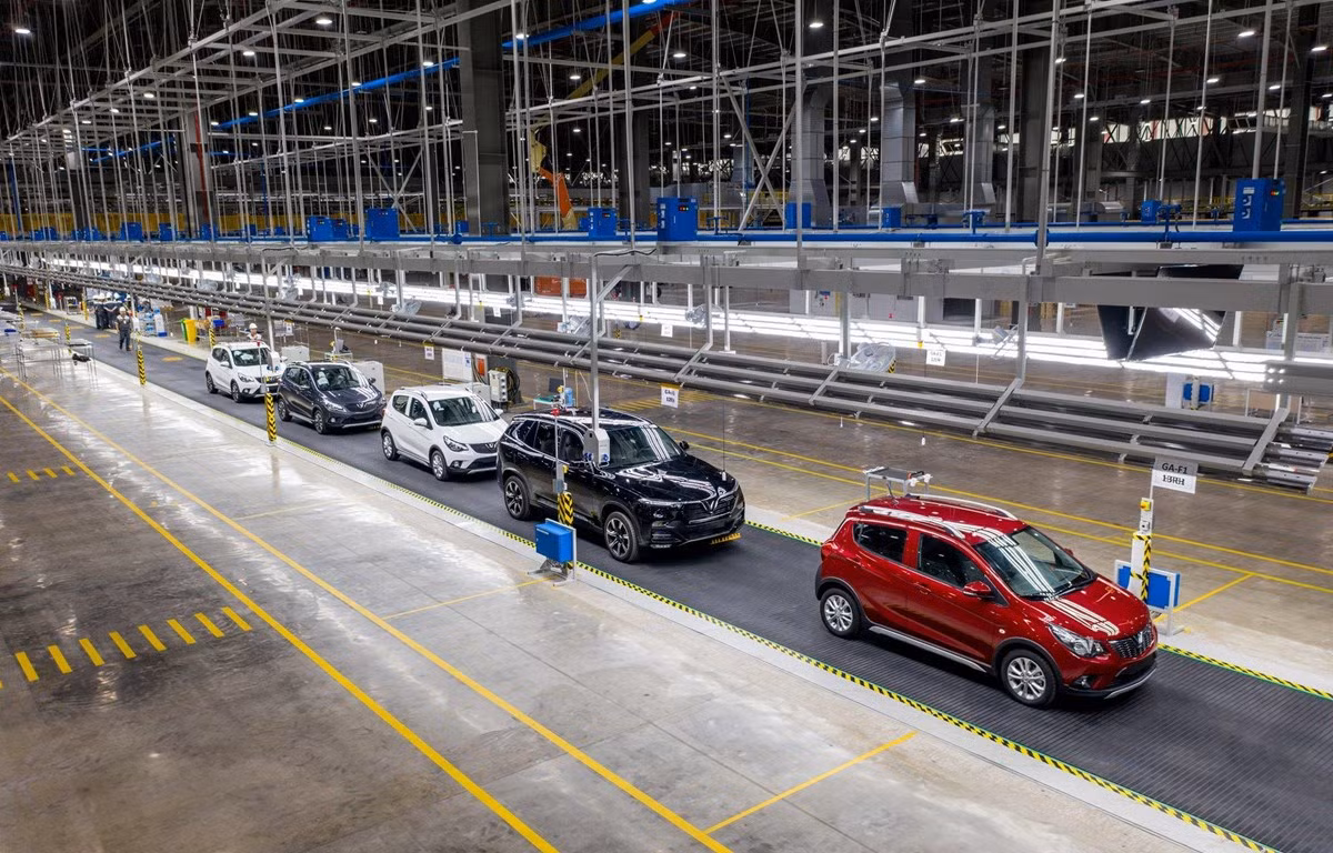 Nguồn cung ô tô tại Việt Nam tăng mạnh vào cuối năm 2023.