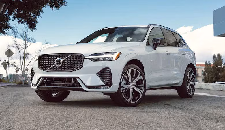 Tất cả sản phẩm của Volvo đều nằm trong phân khúc ô tô hạng sang. Tất cả sản phẩm của Volvo đều nằm trong phân khúc ô tô hạng sang.