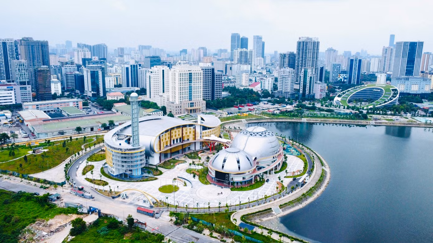 Sau gần 3 năm thi công, hiện các hạng mục khu vui chơi, sinh hoạt ngoài trời nằm tại công viên và hồ điều hòa CV1 cơ bản đã hoàn thiện, sẵn sàng kết nối với Cung Thiếu nhi, dự kiến dự án sẽ được hoàn thành và đưa vào sử dụng trong năm 2024.