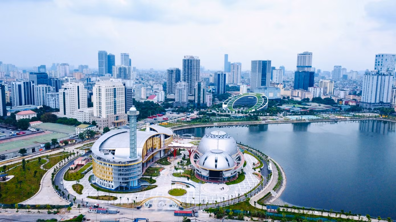 Công trình Cung thiếu nhi Hà Nội được khởi công từ tháng 11/2021, do Ban Quản lý dự án đầu tư xây dựng công trình văn hóa - xã hội Hà Nội làm chủ đầu tư, mức đầu tư là hơn 1.300 tỷ đồng. Thời gian dự kiến hoàn thành vào cuối năm 2024.