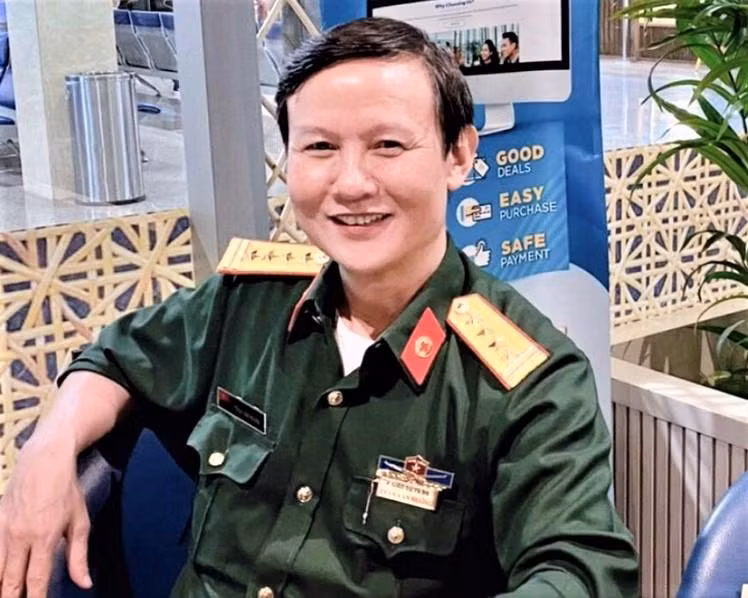 PGS.TS.BSCK2 Trần Văn Hưởng, người có thời gian dài công tác tại các bệnh viện Quân Y, hiện đang là nhà nghiên cứu, phụ trách điều trị bệnh nhân COVID-19 tại Bình Dương