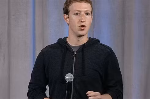 Cứ đến thứ 6 hàng tuần, giám đốc điều hành Mark Zuckerberg của Facebook sẽ là chủ tọa trong phiên hỏi và đáp giữa lãnh đạo và nhân viên. Tại các buổi họp này Zuckerberg thường chia sẻ những suy nghĩ và chủ động đặt câu hỏi ở bất cứ chủ đề nào được đưa ra thảo luận