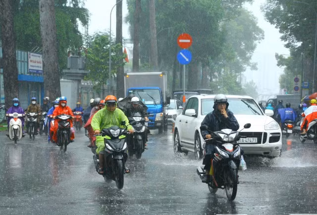 Thời tiết TP HCM hôm nay về chiều tối sẽ có mưa kèm theo sấm sét nhiều hơn Thời tiết TP HCM hôm nay về chiều tối sẽ có mưa kèm theo sấm sét nhiều hơn