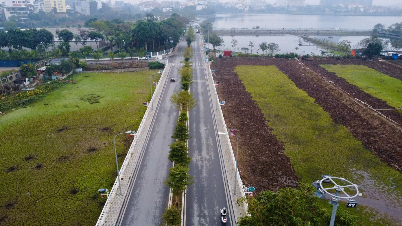 Thời điểm hiện tại, hồ gần như cạn nước.