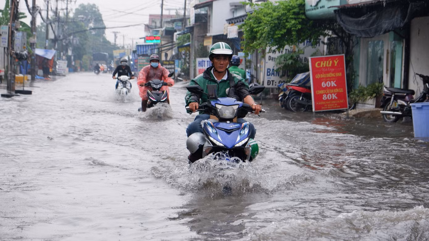 TPHCM và các tỉnh, thành Nam bộ sẽ tiếp tục có mưa rào và dông vào thời điểm chiều, tối. (Ảnh minh họa)