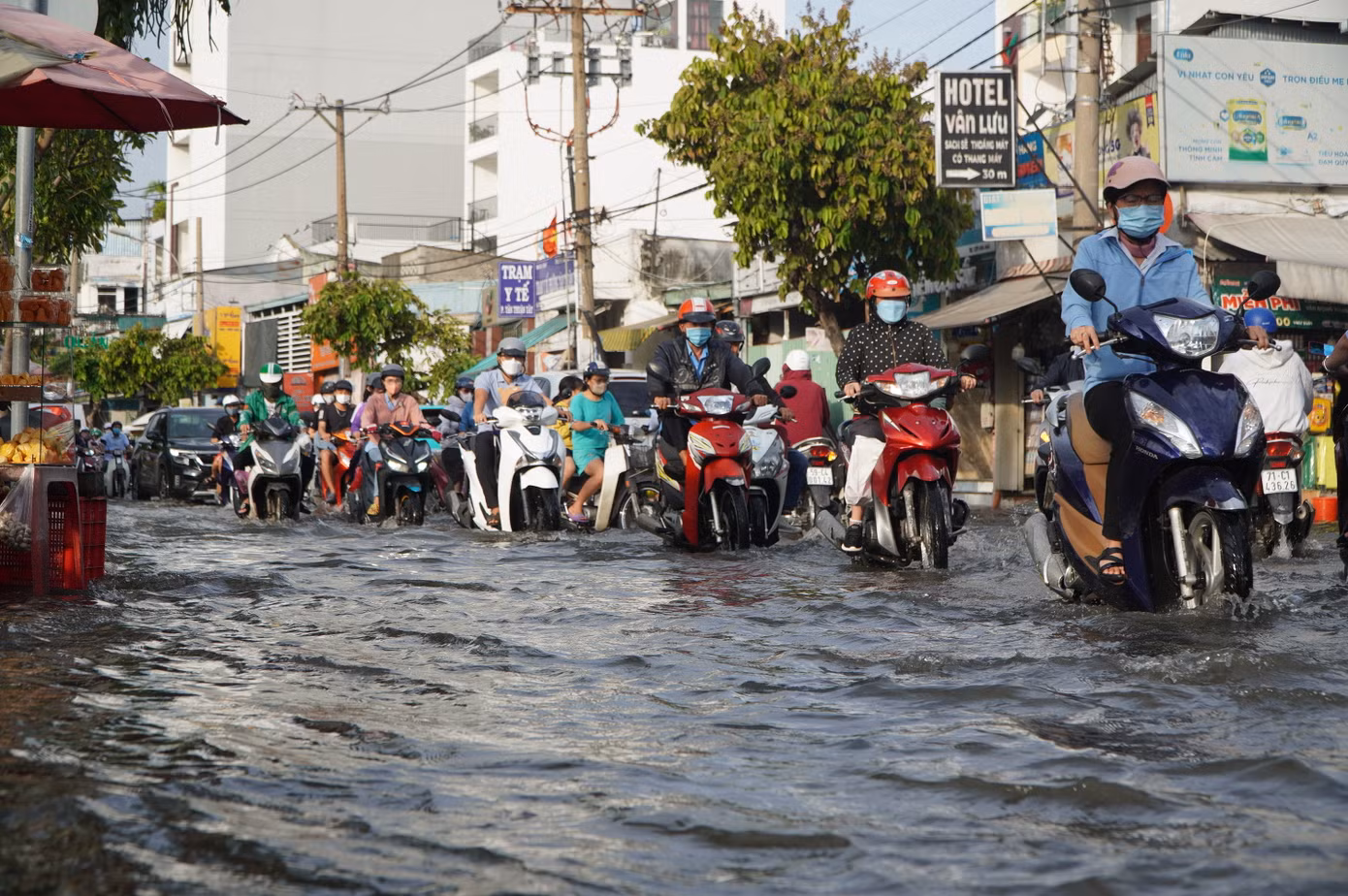 Ngập tại đường Trần Xuân Soạn, quận 7 (TPHCM) trong kỳ triều cường vừa qua.