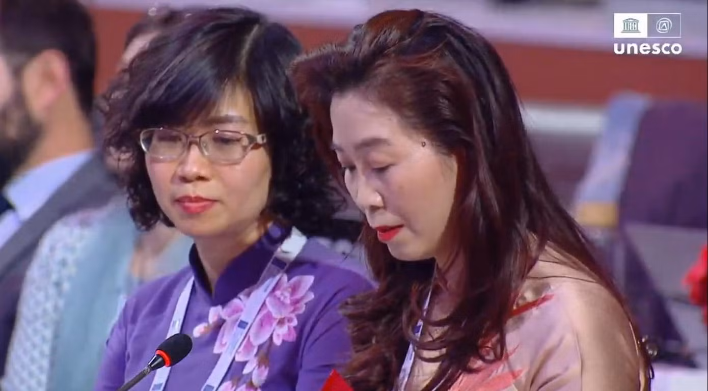 PGS.TS. Lê Thị Thu Hiền, Cục trưởng, Cục Di sản văn hóa (phải) đại diện Bộ Văn hóa, Thể thao và Du lịch đã phát biểu đáp từ. Ảnh: CỤC DI SẢN VĂN HÓA.