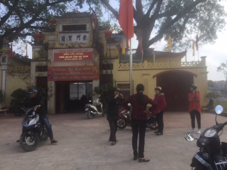Độc đáo hầu đồng đầu Xuân miền biên ải ảnh 3
