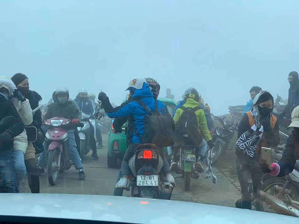 Mưu sinh trong băng rét Mẫu Sơn ảnh 2