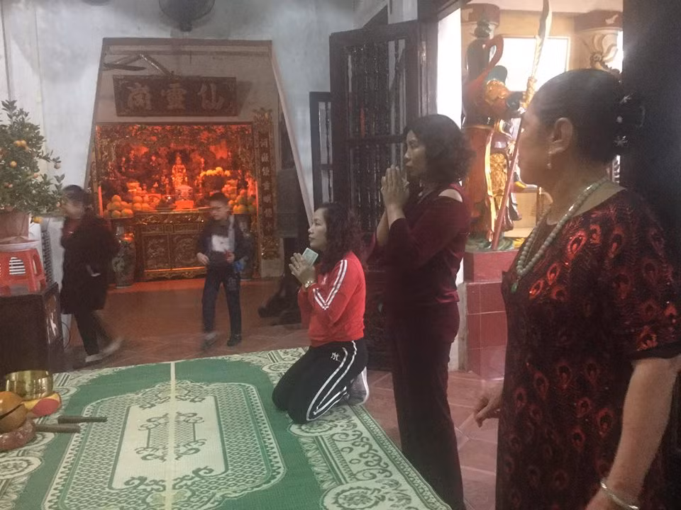 Độc đáo hầu đồng đầu Xuân miền biên ải ảnh 2