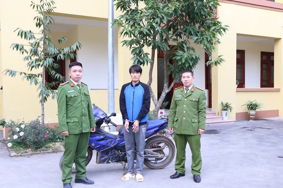 Đi ngủ không khóa cửa, 4 cây vàng 'bốc hơi' ảnh 3