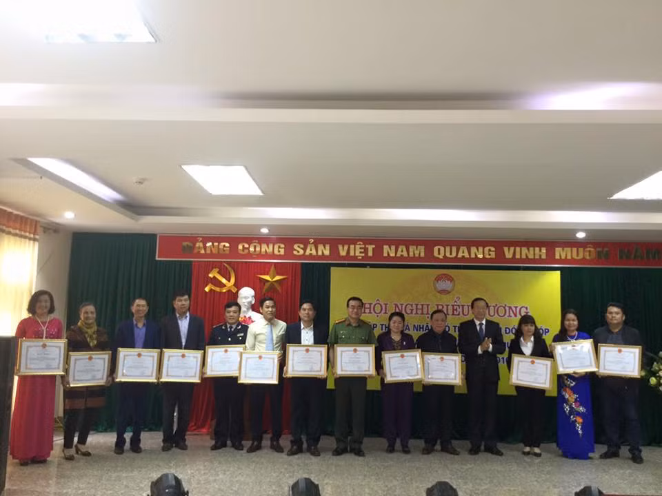 Phóng viên Tiền Phong nhận Bằng khen của Chủ tịch tỉnh Lạng Sơn ảnh 3