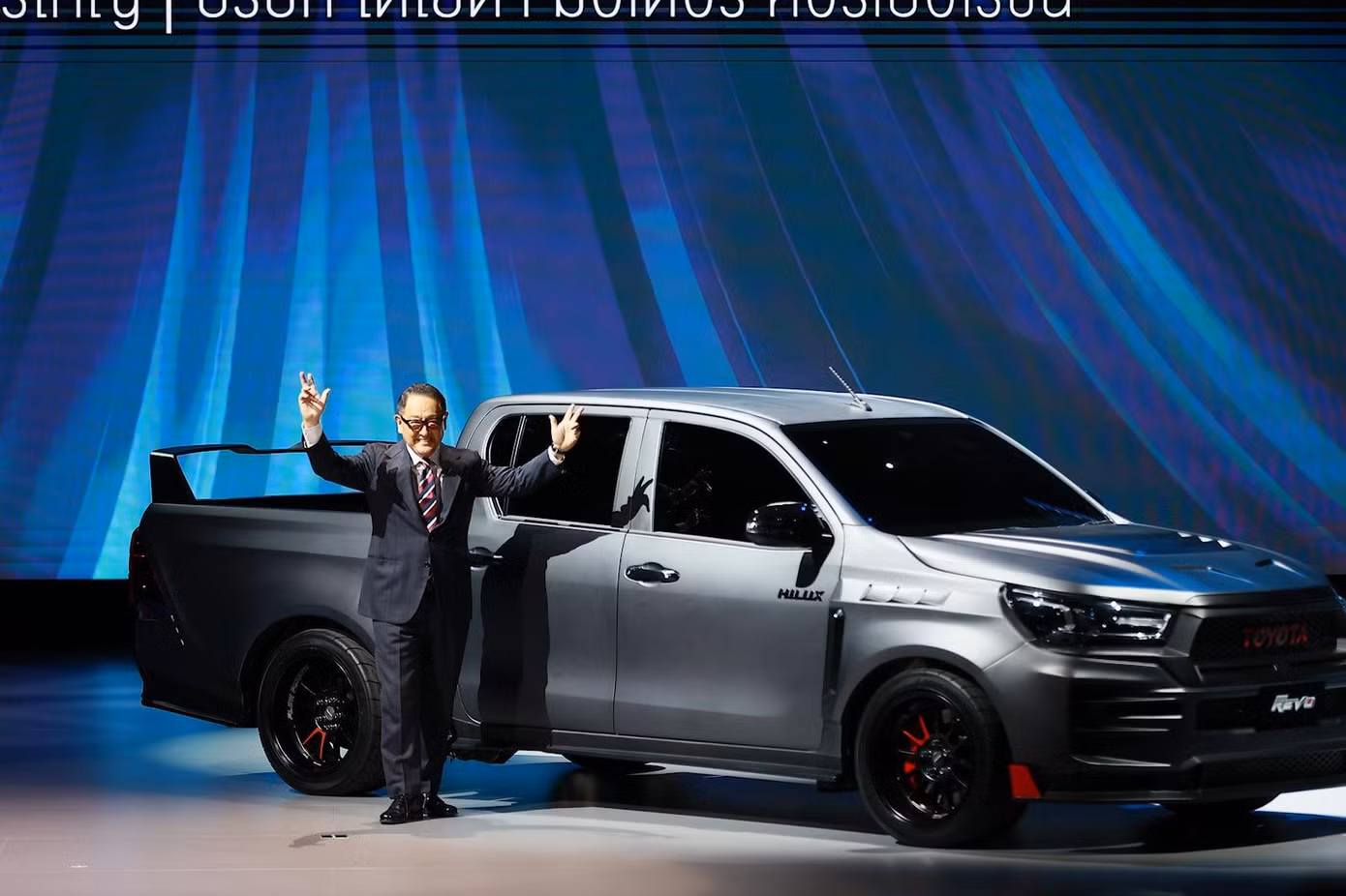 Hiện các thông tin chi tiết về Hilux chạy điện vẫn còn là bí mật.
