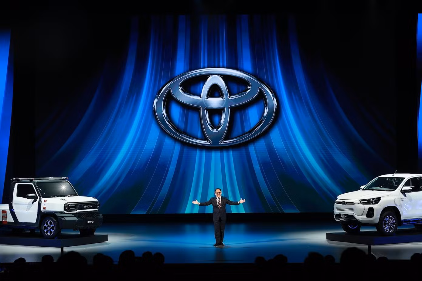 Ngoài Hilux, mẫu bán tải IMV 0 Concept cũng được giới thiệu với công chúng.
