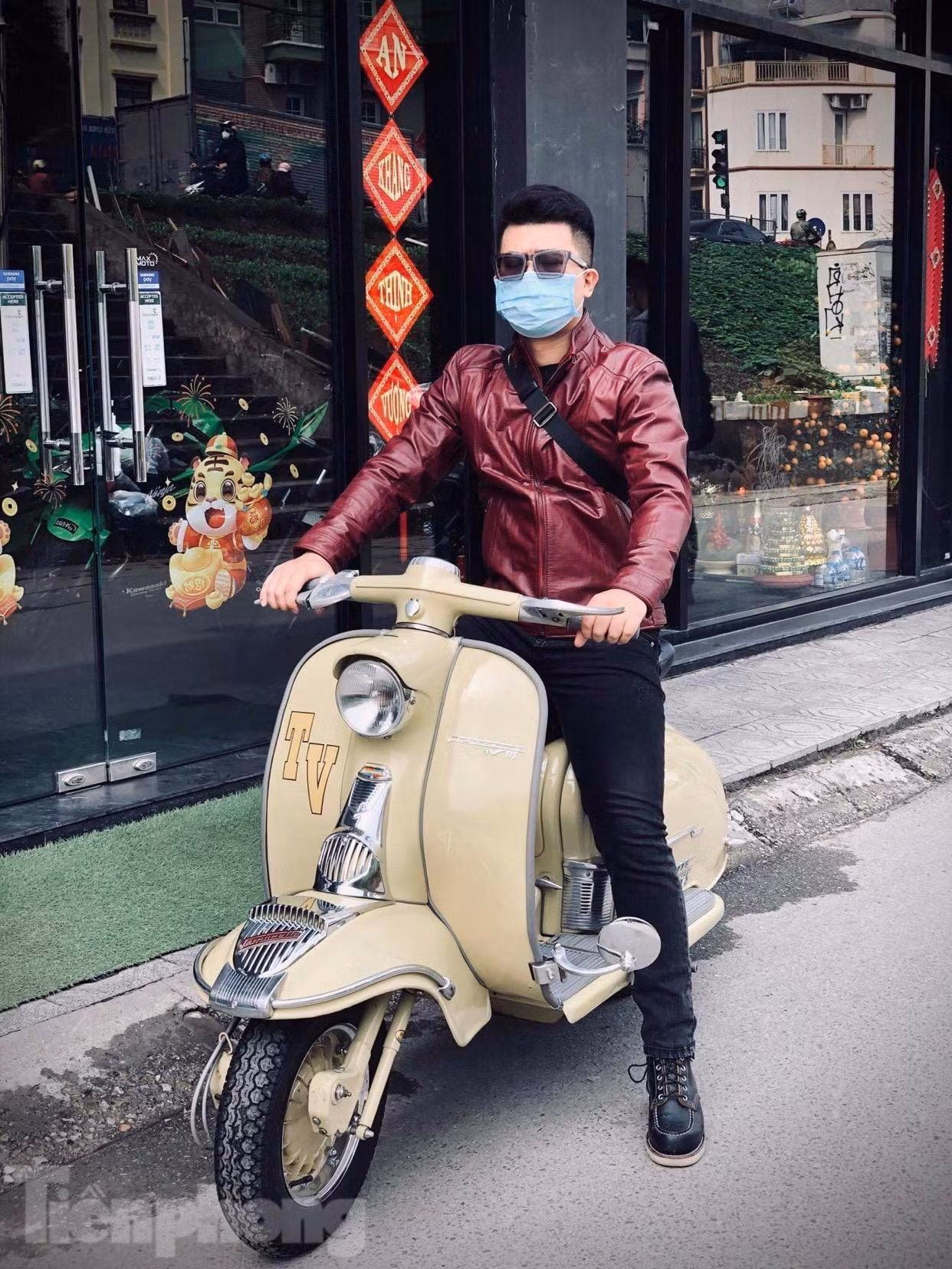 Vì đam mê, anh Đức vẫn quyết tâm "xuống tiền" để sở hữu chiếc scooter đời cổ.
