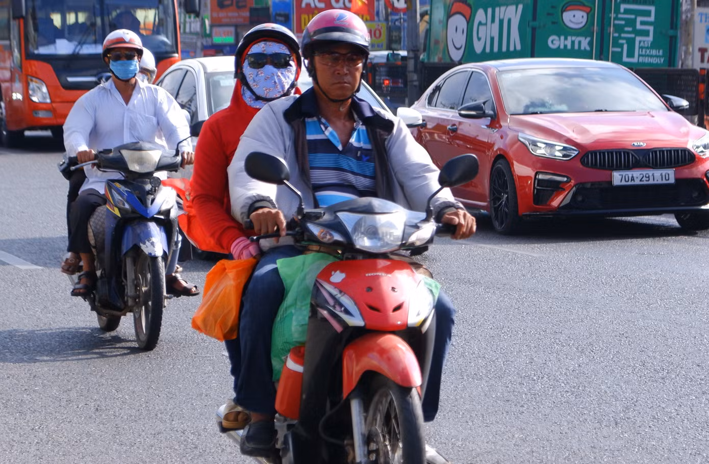 Trong tuần, thời tiết TPHCM sẽ tiếp tục duy trì trạng thái nắng nóng. Ảnh minh họa: Hữu Huy