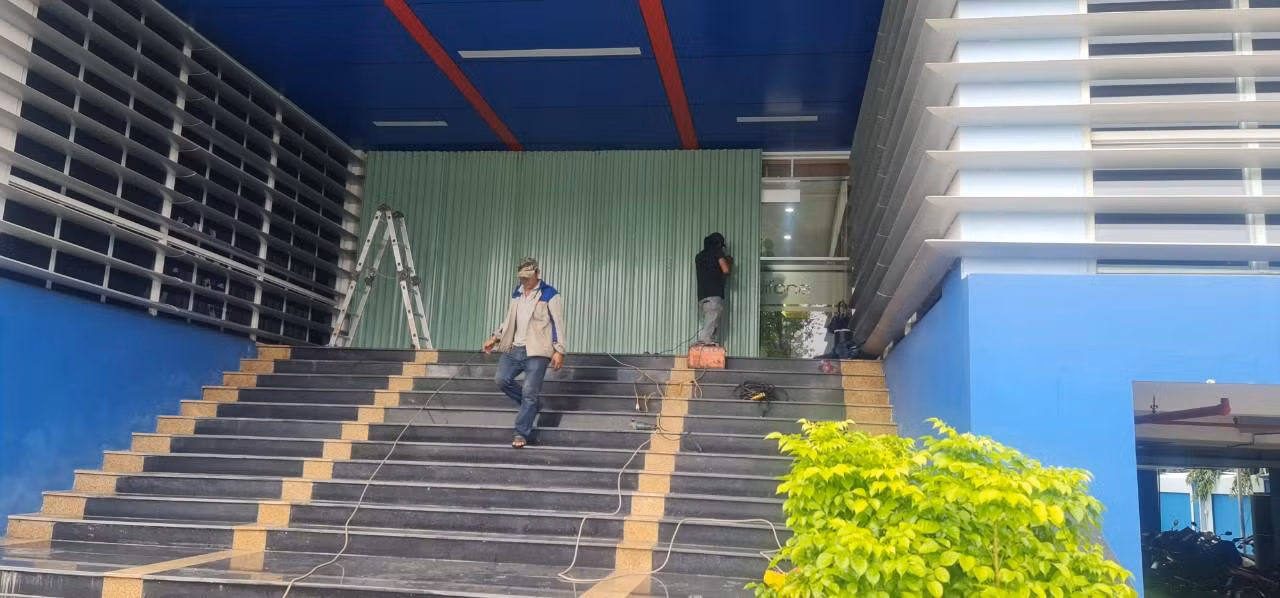 Khẩn trương chuẩn bị ứng phó với gió lớn và mưa bão Khẩn trương chuẩn bị ứng phó với gió lớn và mưa bão