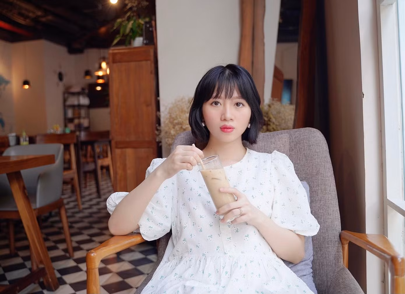 Hoàng Phương dần thay đổi thói quen sống theo xu hướng ưu tiên chất lượng hơn số lượng.