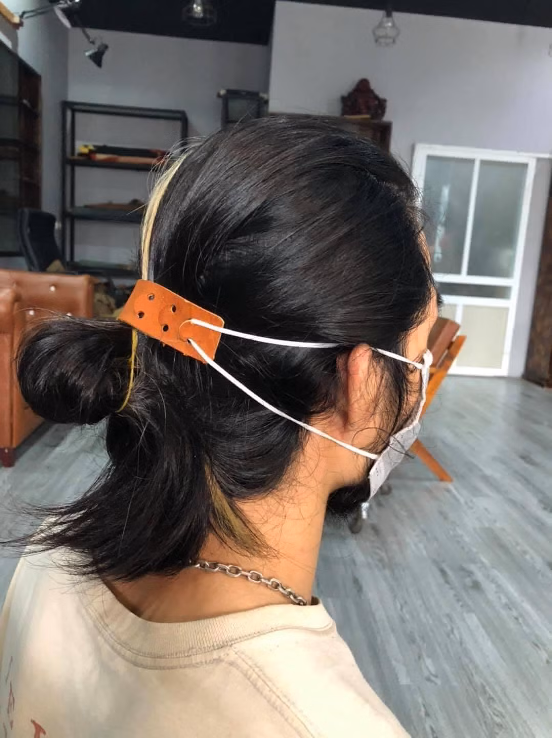 Đai đeo chống hằn bằng da sử dụng rất tiện lợi.