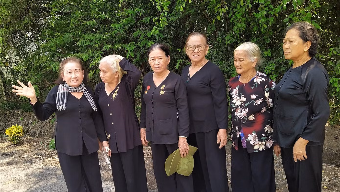 Các nữ du kích Củ Chi kể về ngày tháng chiến đấu khốc liệt nhưng cũng đầy lạc quan. (Ảnh: Trần Nguyễn Anh)