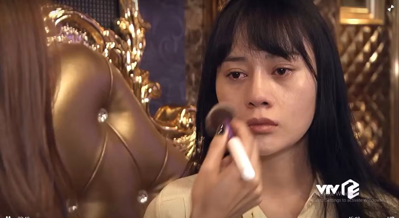 Quỳnh búp bê tập 2: Cắn khách hàng, Quỳnh bị đánh đập dã man ảnh 3