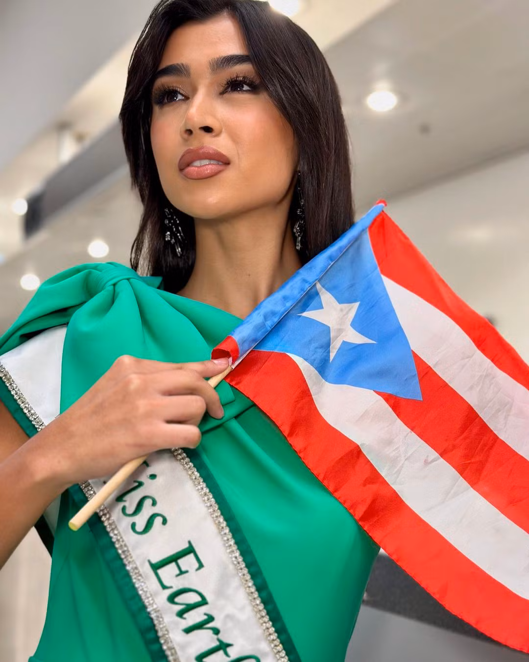 Đại diện Puerto Rico - Bianca Caraballo là thí sinh có mặt sớm nhất ở Philippines. Cô là người mẫu, sinh viên chuyên ngành Quản trị kinh doanh.